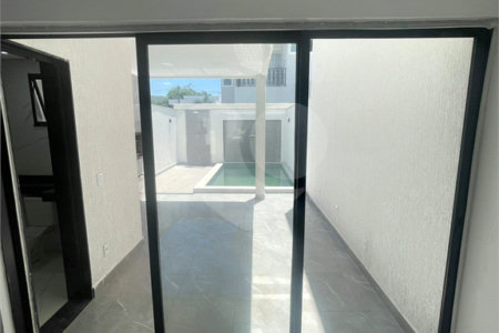 Casa à venda com 3 quartos, sendo 2 suítes, no condomínio Grand Park, Rio de Janeiro - RJ