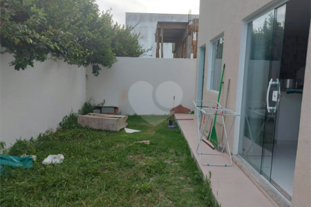 Casa à venda com 4 quartos, sendo 1 suíte,  em Ogiva, Cabo Frio, RJ