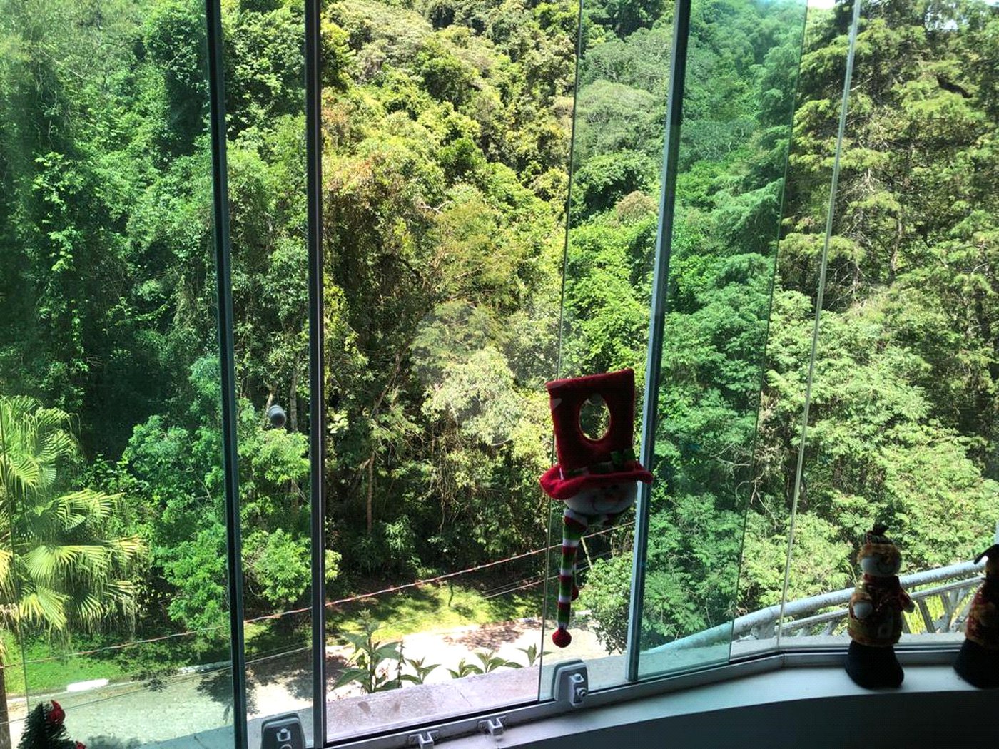 Casa à venda com 3 quartos, sendo 1 suíte, no condomínio Parque Suiça, Caieiras - SP
