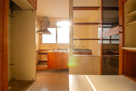 Apartamento à venda com 3 quartos, sendo 1 suíte, em Campo Belo, São Paulo, SP