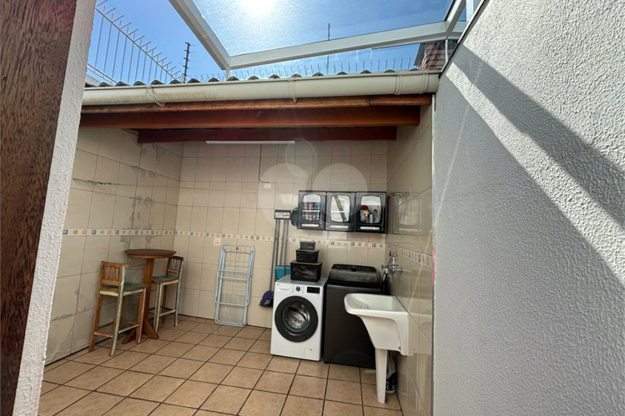 Casa à venda com 3 quartos, sendo 1 suíte, no condomínio Mira Estrela, São Paulo - SP