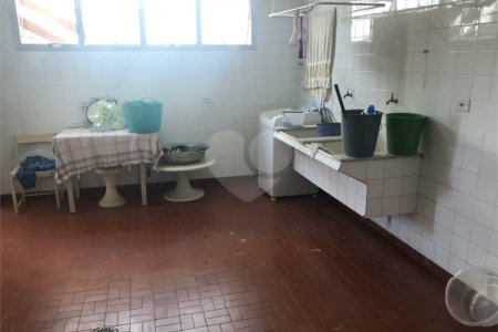 Sobrado à venda com 5 quartos, sendo 1 suíte, em Jardim São Bento, São Paulo, SP