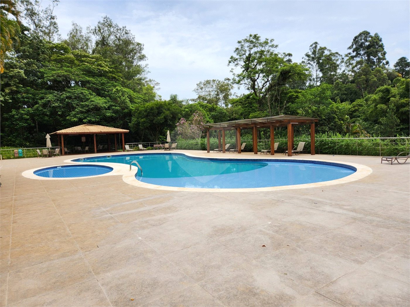 Terreno à venda no condomínio Santa Isabel I, Louveira - SP