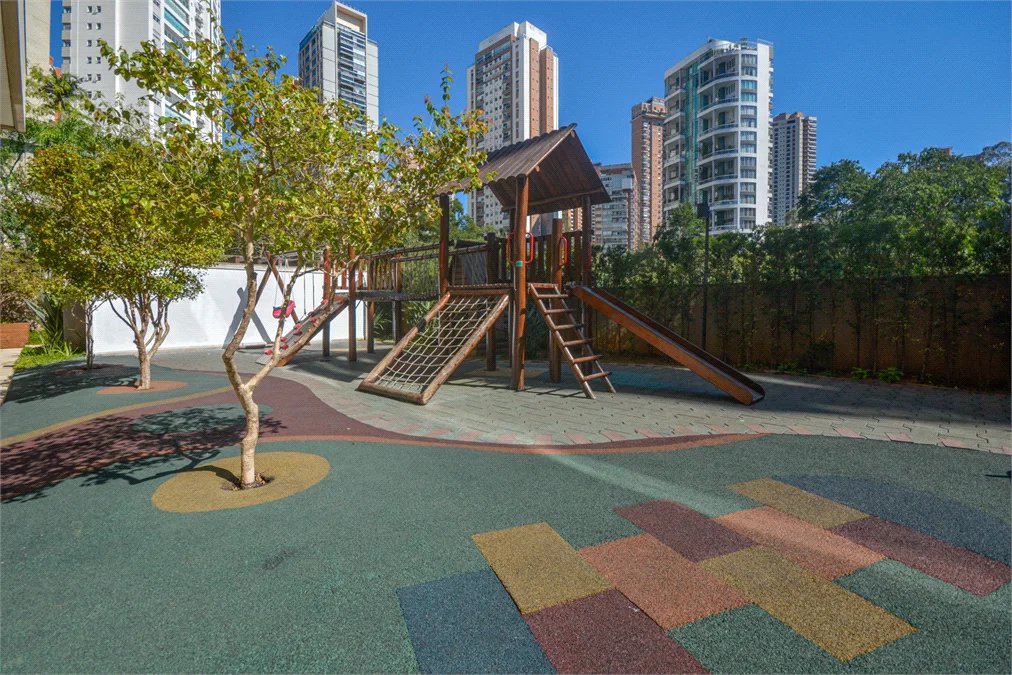 Apartamento à venda com 3 suítes em Jardim Fonte do Morumbi, São Paulo, SP