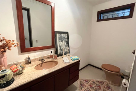 Casa à venda com 4 quartos, sendo 2 suítes, em Lar São Paulo, São Paulo, SP