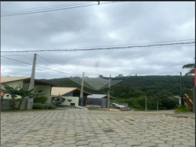Terreno à venda no condomínio Águas de São Pedro, Mairiporã - SP