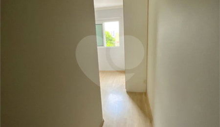 Sobrado à venda com 3 quartos, sendo 1 suíte,  em Vila Alice, Santo André, SP