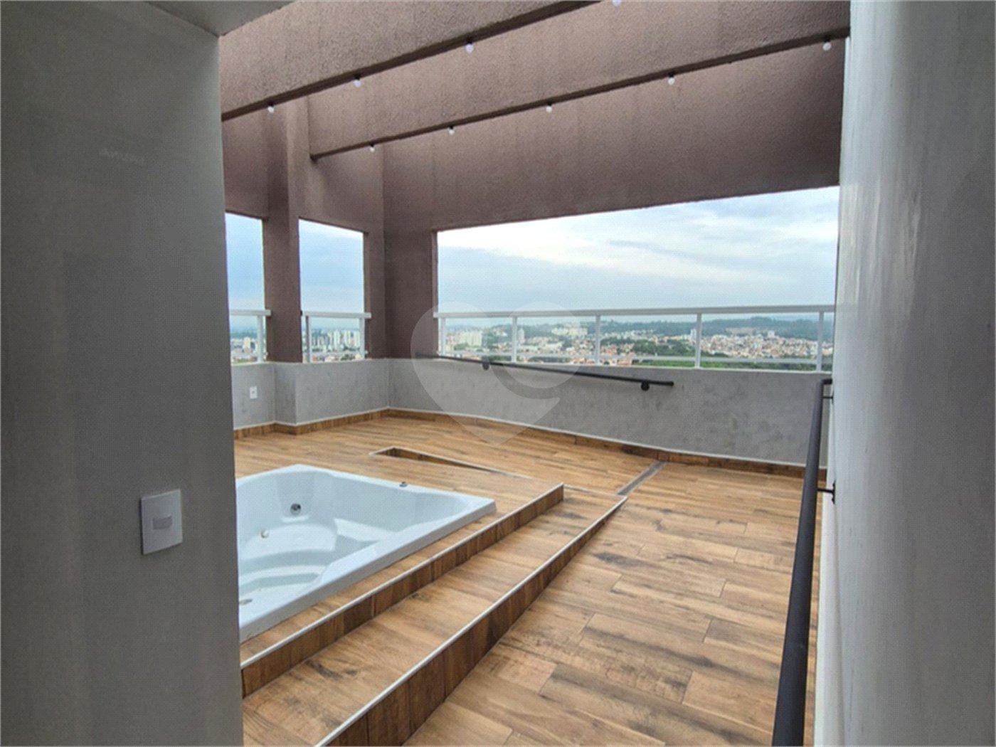 Apartamento à venda com 2 quartos, sendo 1 suíte,  em Vila Hortência, Sorocaba, SP