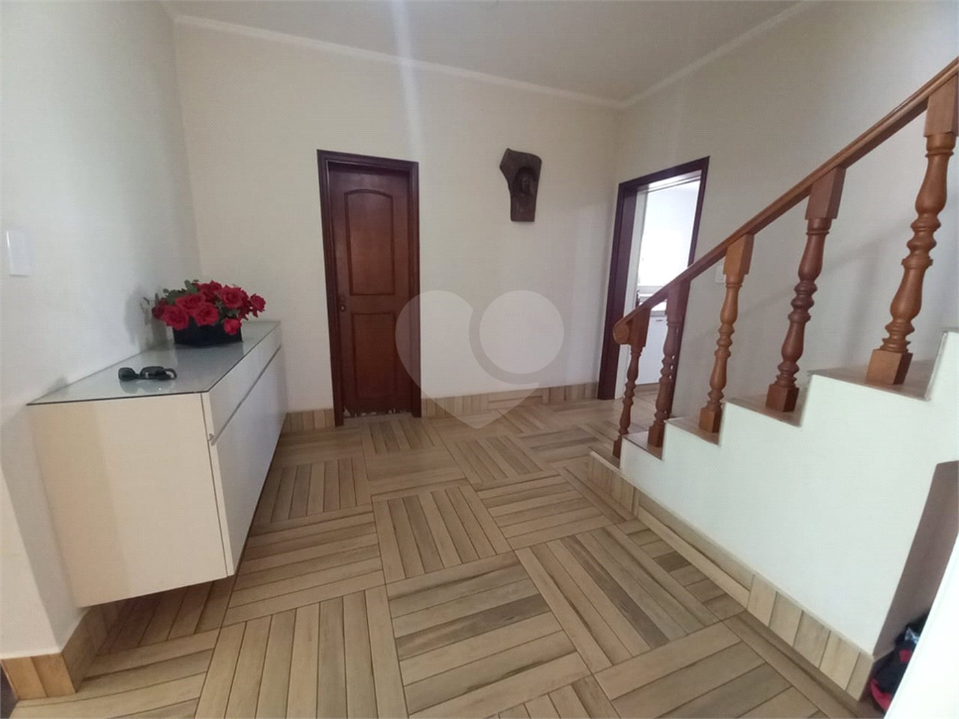 Sobrado à venda com 4 quartos, sendo 2 suítes, em Tremembé, São Paulo, SP