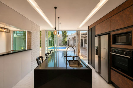 Casa à venda com 4 quartos, sendo 2 suítes, em Interlagos, São Paulo, SP