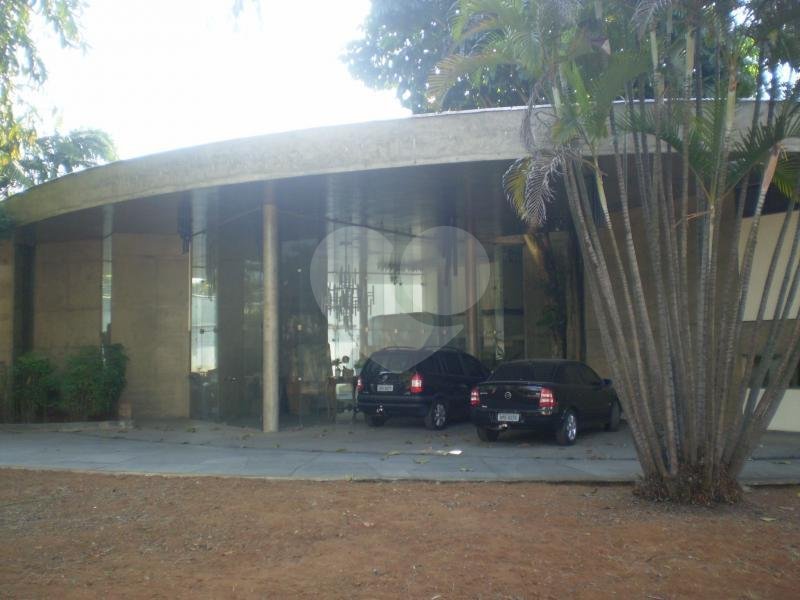 Sobrado à venda com 7 quartos, sendo 4 suítes, em Jardim Petrópolis, São Paulo, SP