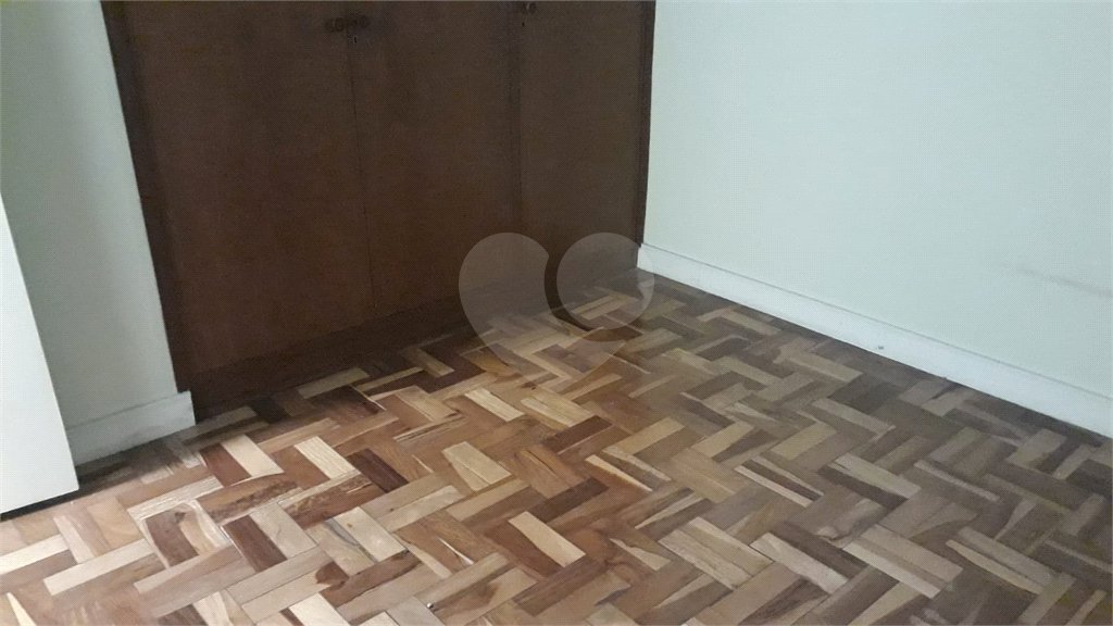 Venda apartamento 2 dormitórios, vaga de garagem fixa, lazer completo. Campo Belo. SP.