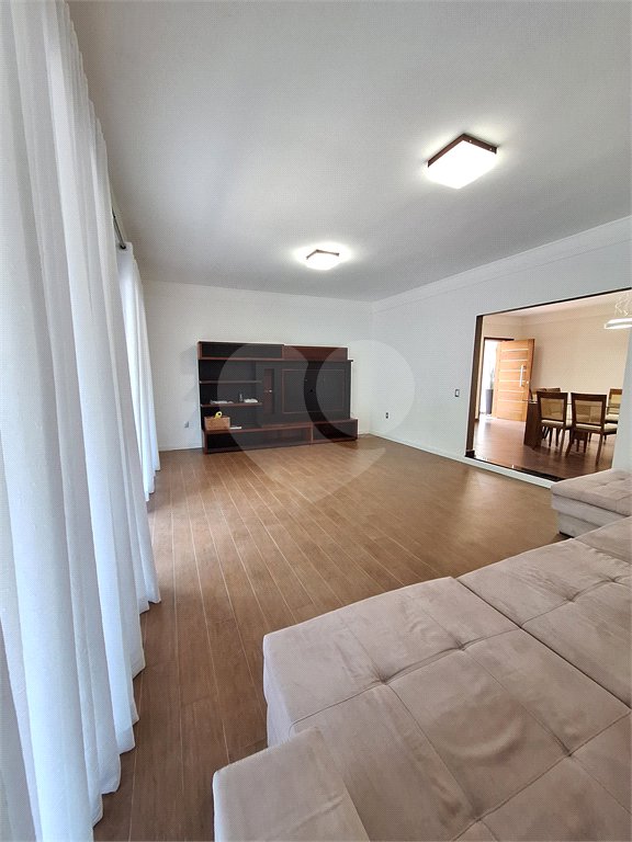Casa à venda com 3 suítes no condomínio Bosque de Grevilea, Vinhedo - SP