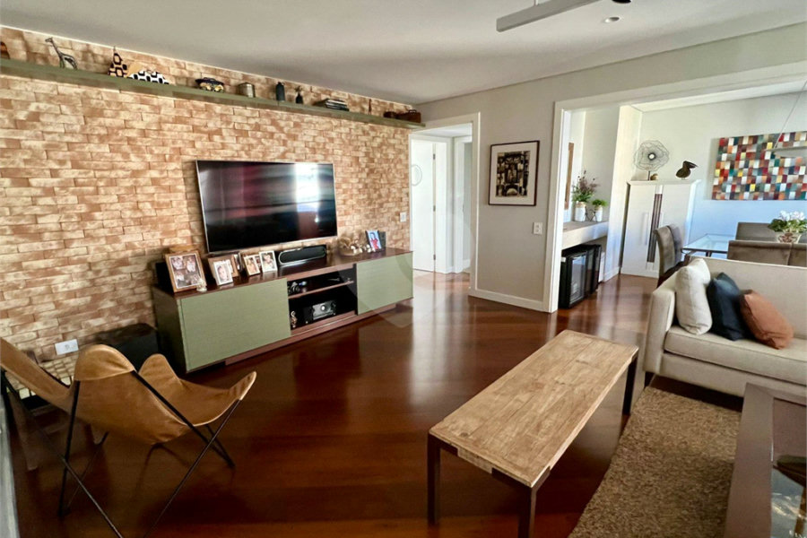 Apartamento à venda com 3 quartos, sendo 2 suítes, em Morumbi, São Paulo, SP
