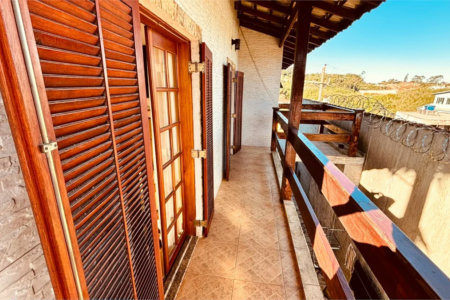 Sobrado à venda com 3 quartos, sendo 1 suíte, em Chácara Recanto Verde, Cotia, SP
