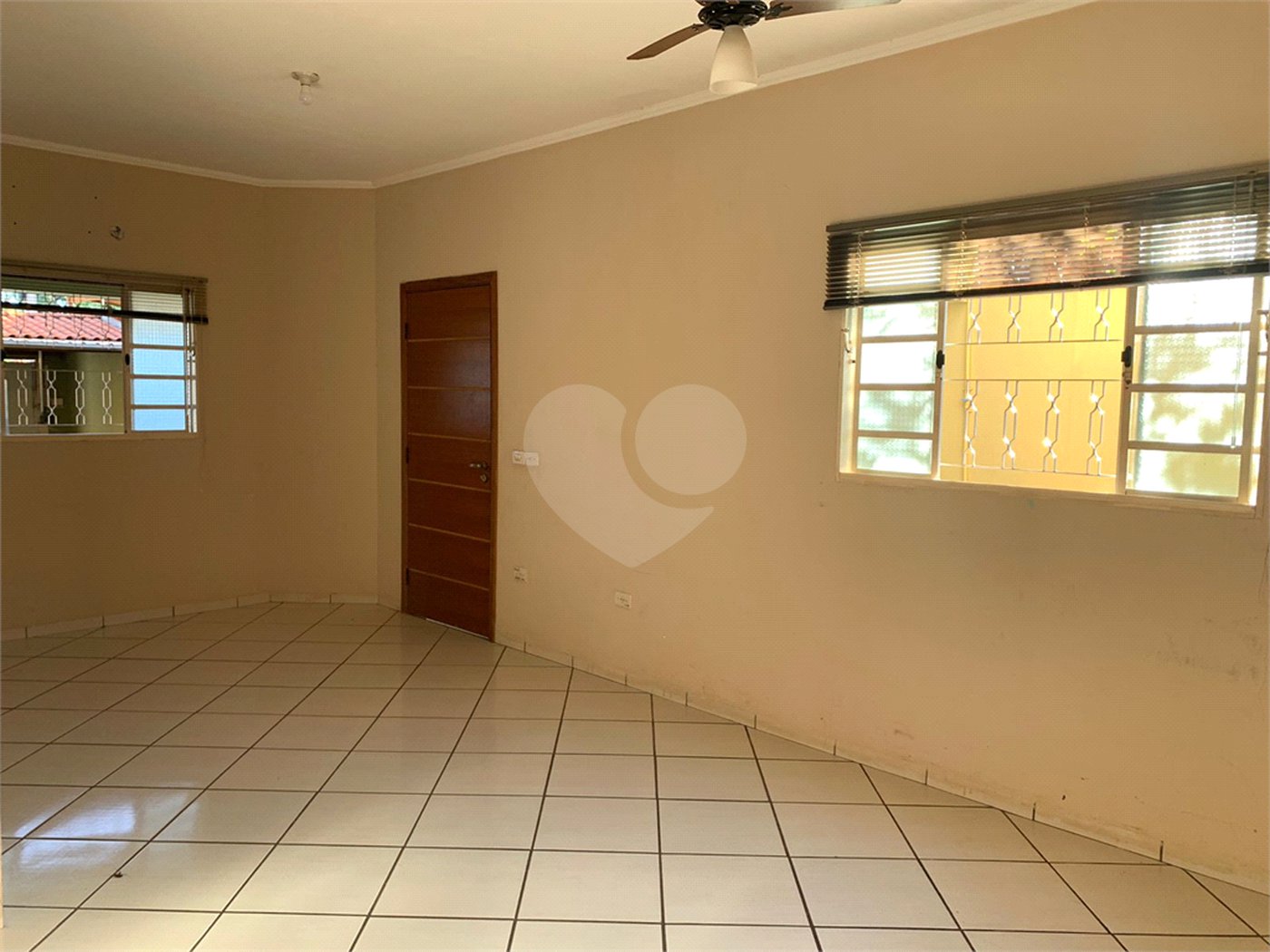 Casa à venda com 3 quartos, sendo 1 suíte,  no Centro, Três Lagoas, MS