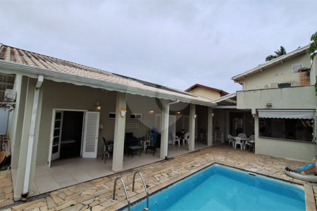 Casa térrea á venda - Balneário
