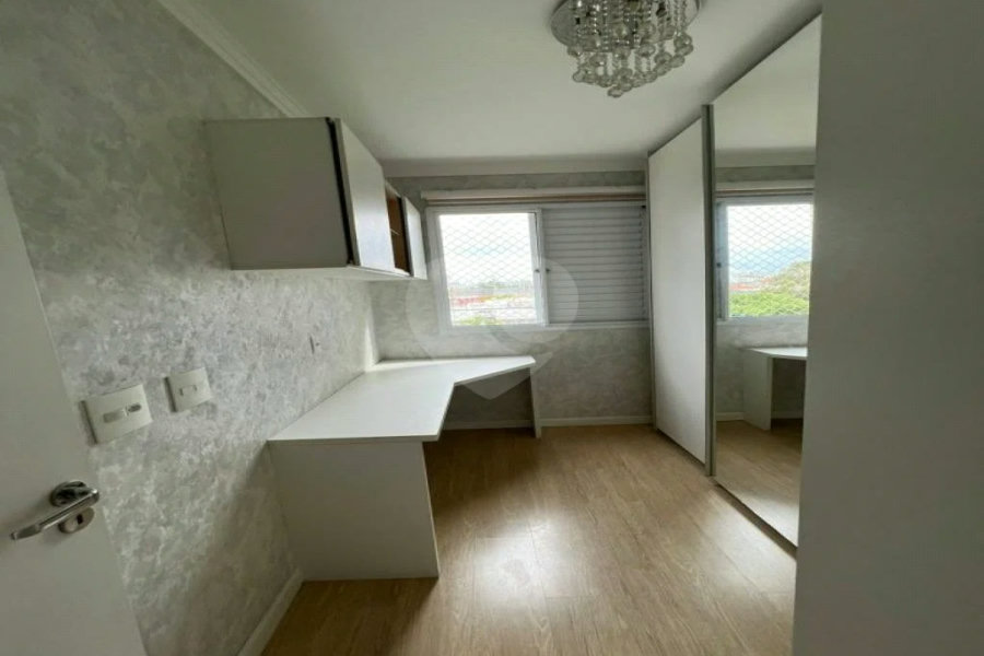 Apartamento à venda com 3 quartos, sendo 1 suíte,  em Vila Guilherme, São Paulo, SP