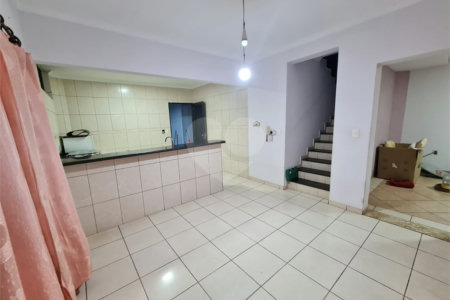 Casa sobrado para venda no Jardim das Torres