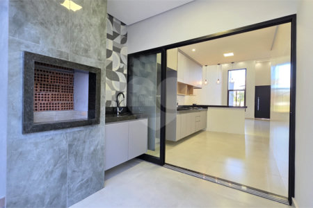 Casa à venda com 3 quartos, sendo 1 suíte, no condomínio Horto Florestal Villagio, Sorocaba - SP