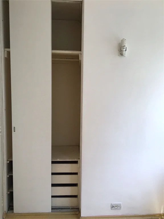 Apartamento à venda com 3 quartos, sendo 1 suíte, em Jardim Parque Morumbi, São Paulo, SP