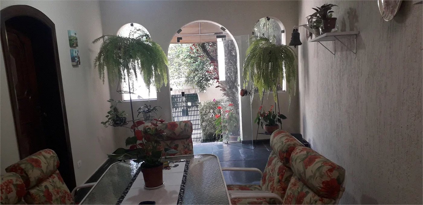 Casa à venda com 3 quartos, sendo 2 suítes,  em Jardim Leonor, São Paulo, SP