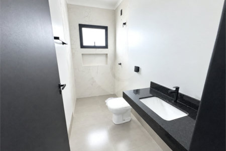 Casa à venda com 2 quartos, sendo 1 suíte, no condomínio Tivolli, Itapetininga - SP
