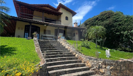 Casa à venda com 4 quartos, sendo 1 suíte, em Alpes D'ouro, Bom Jesus dos Perdões, SP