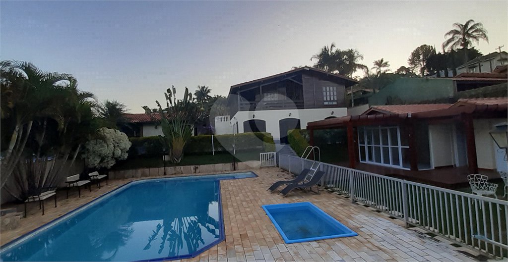 Casa à venda ou para alugar com 5 quartos, sendo 1 suíte, no Centro, Bom Jesus dos Perdões, SP