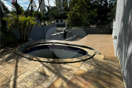 Casa à venda ou para alugar com 4 quartos, sendo 2 suítes,  em Vila Andrade, São Paulo, SP