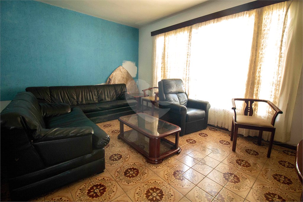 Casa à venda com 3 quartos, sendo 1 suíte, em Vila Junqueira, São Roque, SP