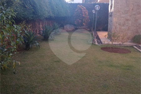 Casa à venda com 4 quartos, sendo 2 suítes, no condomínio Osato, Atibaia - SP