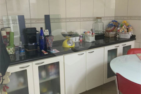 Casa à venda com 3 quartos, sendo 1 suíte, no condomínio Traituba, São Paulo - SP