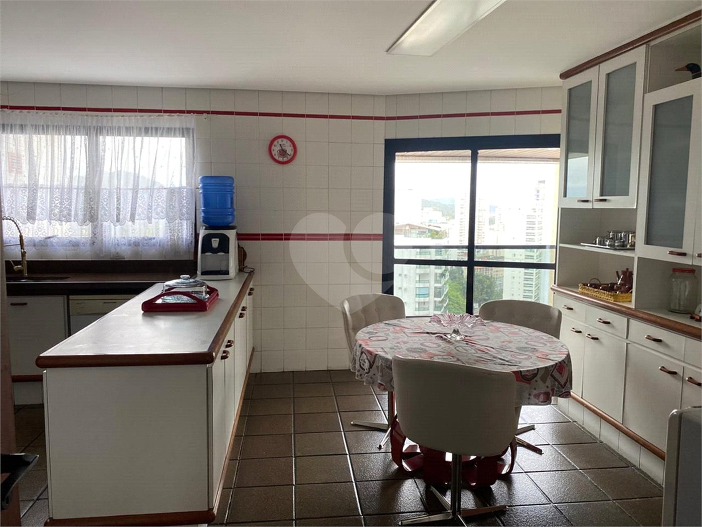 Apartamento à venda com 4 suítes em Jardim Astúrias, Guarujá, SP