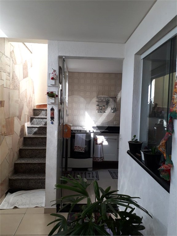 Sobrado à venda com 3 quartos, sendo 1 suíte, em Jardim Santa Mena, Guarulhos, SP