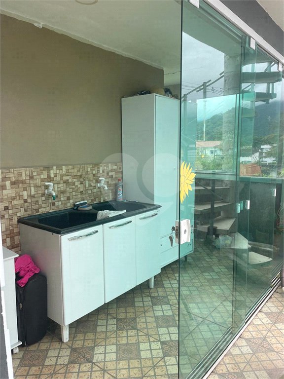 Sobrado à venda com 2 quartos, sendo 1 suíte, em Estância Balneária Hawai, Caraguatatuba, SP