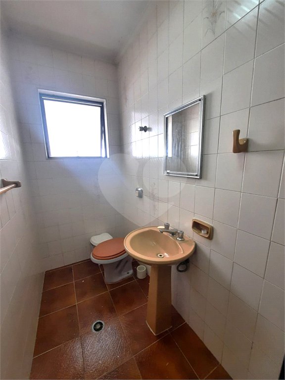 Sobrado à venda ou para alugar com 8 quartos, sendo 2 suítes, em Santo Amaro, São Paulo, SP