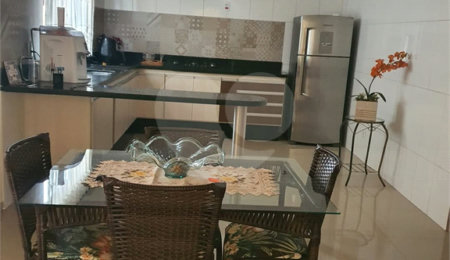 Casa à venda com 3 quartos, sendo 1 suíte,  no Centro, Araraquara, SP
