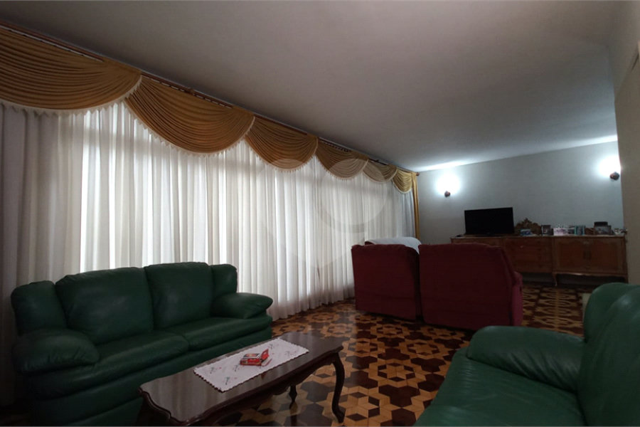 Casa Térrea com 3 quartos, 2 vagas,jardim e quintal – Próxima ao Metrô Tucuruvi e shopping Trimais