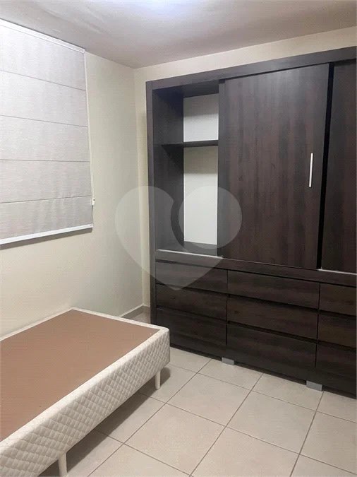 APARTAMENTO NO TÉRREO com Quintal.