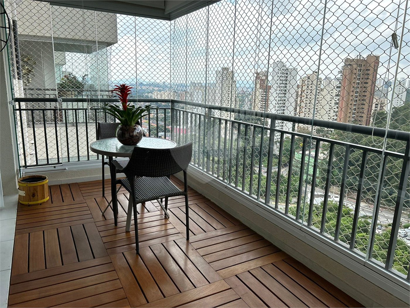 Apartamento à venda com 3 quartos, sendo 1 suíte,  em Jardim Caboré, São Paulo, SP