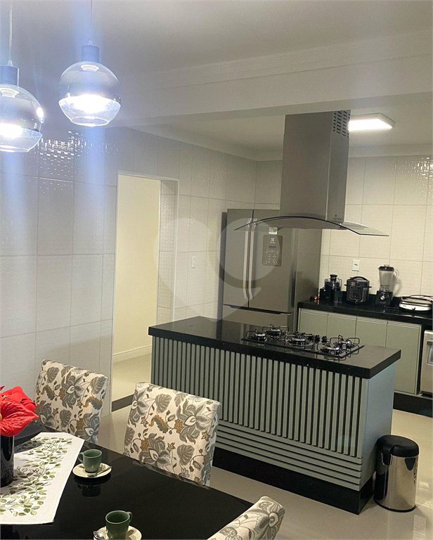 Casa à venda com 3 suítes em Vila Oceania, Poá, SP