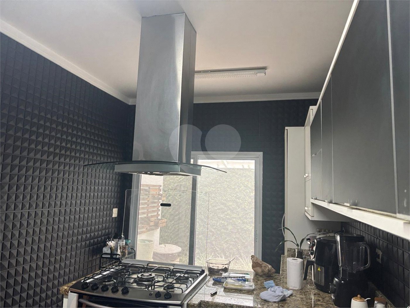 Casa à venda com 4 quartos, sendo 3 suítes, no condomínio Parque Itatiaia, Mairiporã - SP