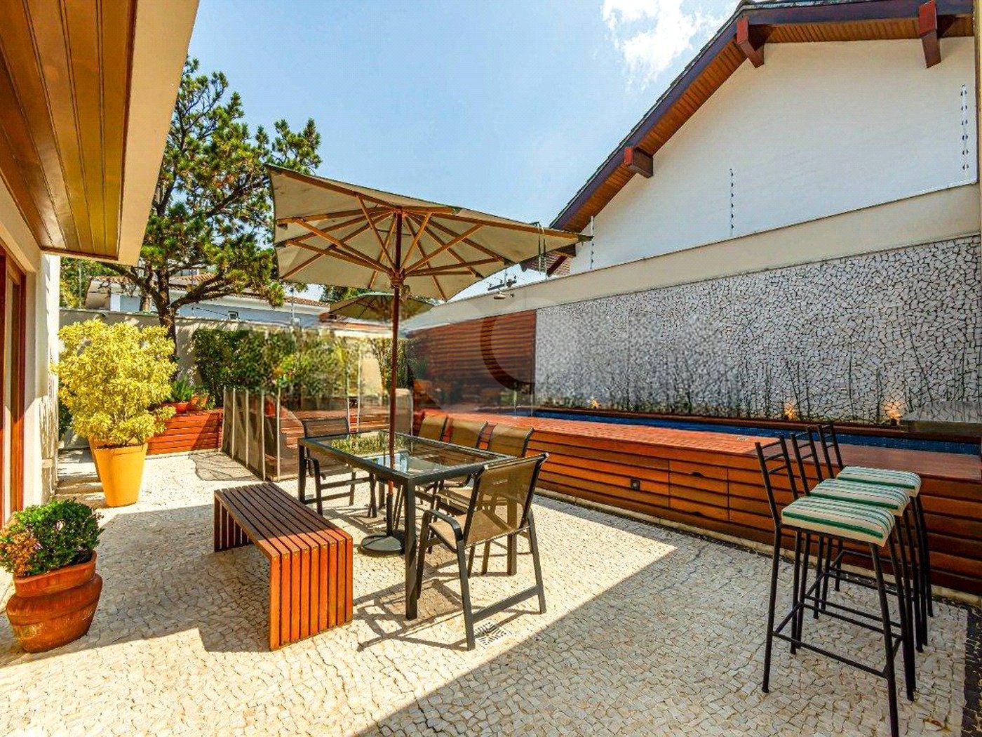 Casa à venda ou para alugar com 4 suítes em Morumbi, São Paulo, SP
