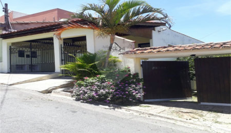 Sobrado à venda com 4 quartos em Jardim Galetto, Itatiba, SP
