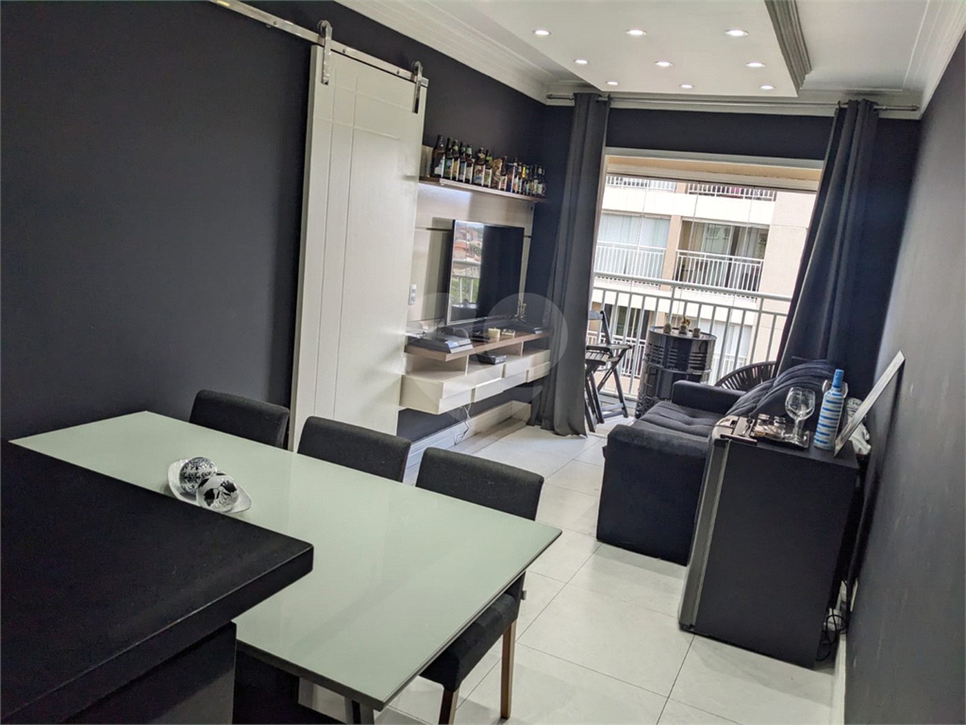 Apartamento à venda com 2 quartos, sendo 1 suíte,  em Jardim Rosa de Franca, Guarulhos, SP