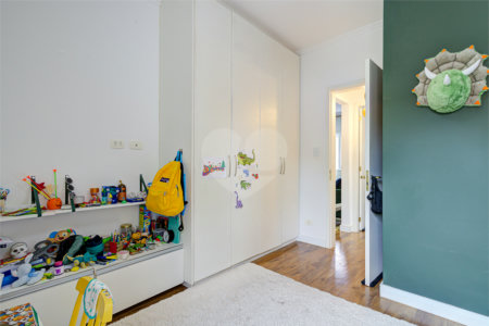 Casa à venda com 4 quartos, sendo 2 suítes, no condomínio Vila dos Ipês, São Paulo - SP