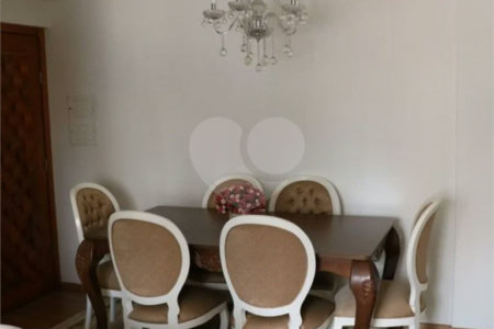 Apto na Mooca de 76m², com 2 dorms, 1 vaga, 1 suíte. Estuda permuta.