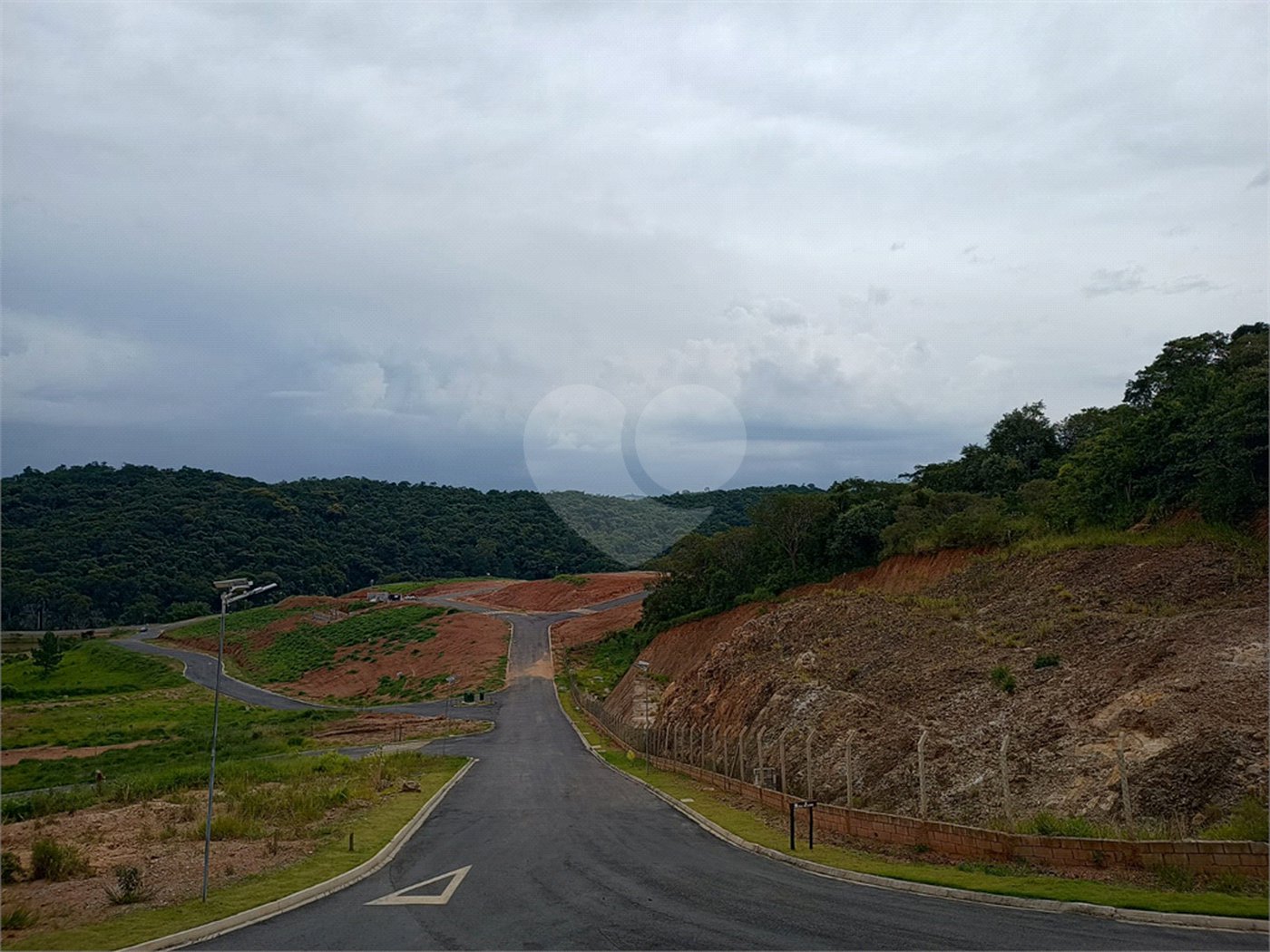 Terreno à venda no condomínio Portal Lamis, Bom Jesus dos Perdões - SP