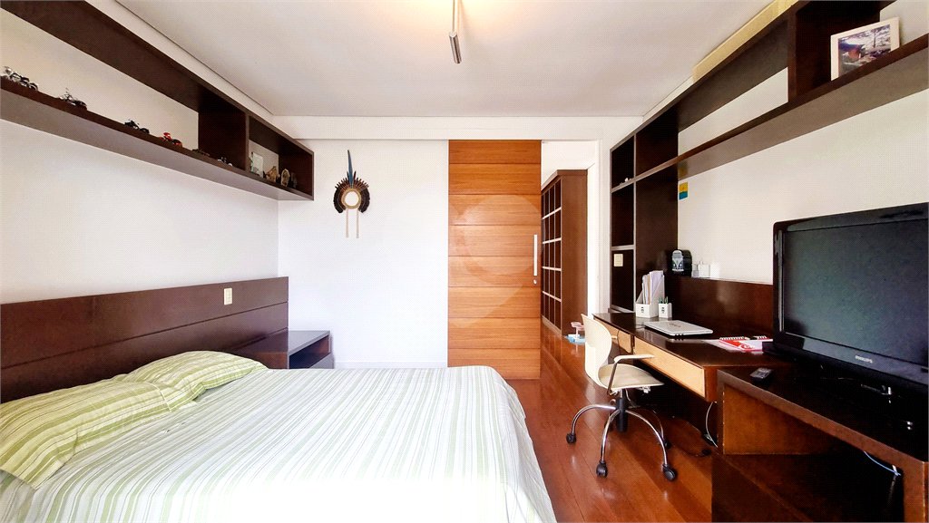 Casa à venda ou para alugar com 5 suítes em Serra da Cantareira, Mairiporã, SP
